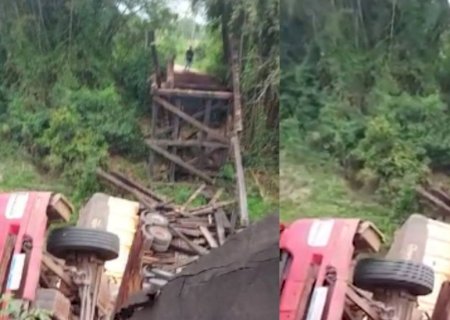 Vídeo: Ponte de 25 metros desmorona e deixa moradores de Bonito ilhados