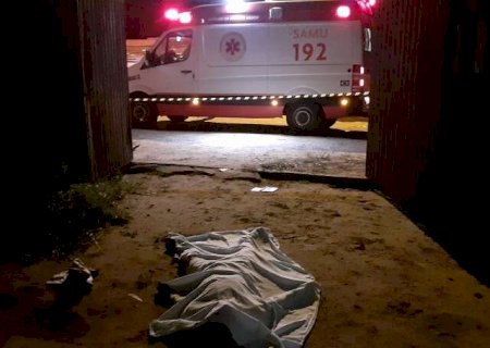 Adolescente de 15 anos mata irmão à facadas em casa após briga