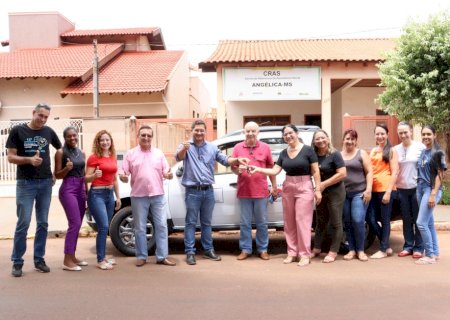 Angélica: Prefeito realiza entrega de veículo 0km para Assistência Social