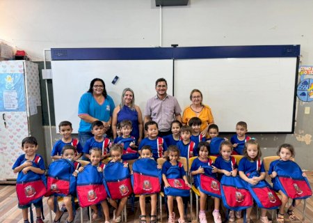 Angélica: Prefeitura realiza entrega de uniformes, bolsa e material escolar