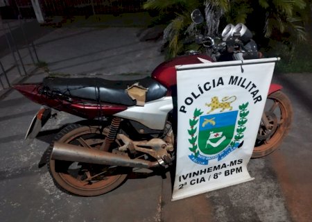 IVINHEMA: PM recupera motocicleta com registro de roubo/furto durante patrulhamento no Piravevê