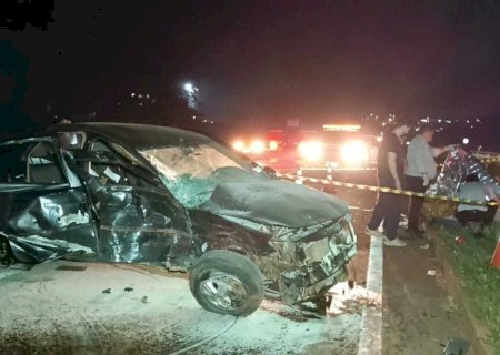 Acidente envolvendo três veículos deixa uma pessoa morta na BR-163