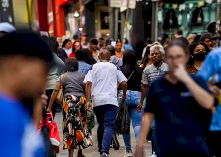 População brasileira atinge 214,2 milhões de habitantes, aponta IBGE