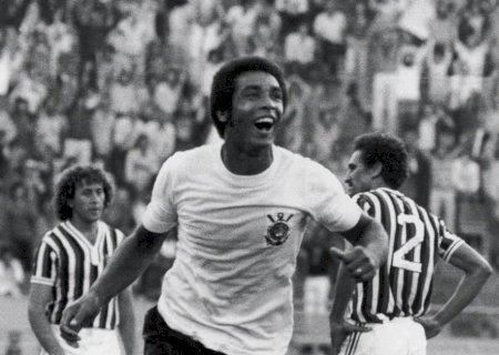 Morre Geraldão, ídolo do Corinthians e artilheiro do Paulista de 1977, aos 77 anos