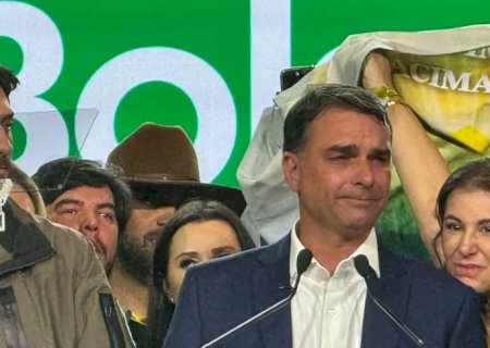 Flávio usou jatinho ligado a Vorcaro em viagem em 2025, diz revista