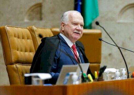 Presidente do STF suspende decis&otilde;es de Mendon&ccedil;a e Dino sobre diretor da PF