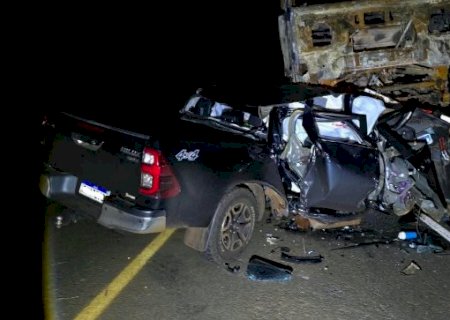Empres&aacute;rio sul-mato-grossense morre ap&oacute;s acidente entre caminhonete e carreta